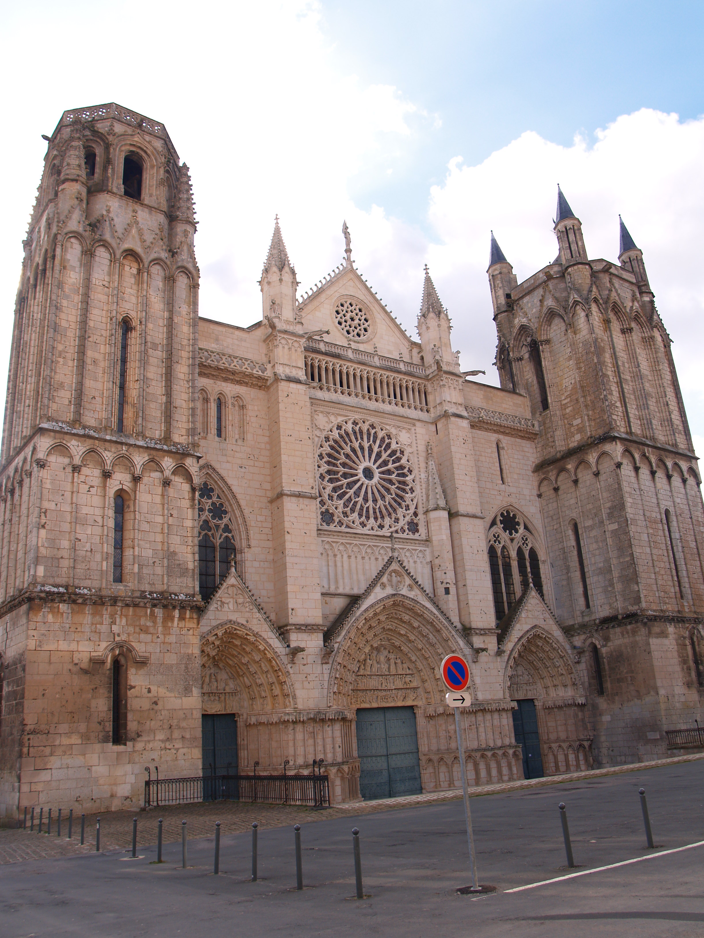 Catedral de Saint Pierre de Poitiers